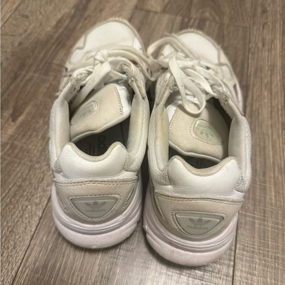 Size 8 - adidas Falcon Grey Ecru Tint - Picture 3 of 5